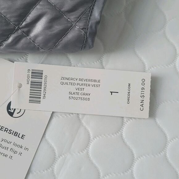 NWT Chicos Zenergy Reversible Striped Quilted Puffer Vest Womens Size 1 M Gray - Picture 15 of 16